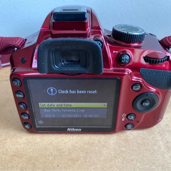 Nikon D3200 Digital Camera with Nikon DX AF-S 18-55mm f/3.5-5.6G VR Lens